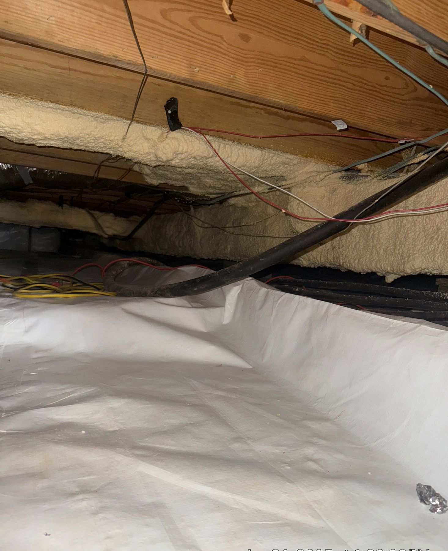 Conditioned crawlspace with liner, insulated ductwork and accessible utilities